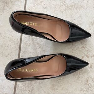 Big Tree Women's Black Heels